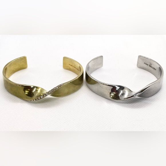 Anne Taylor gold tone bangle with rhinestone accents and “twist” detail! - Picture 14 of 14